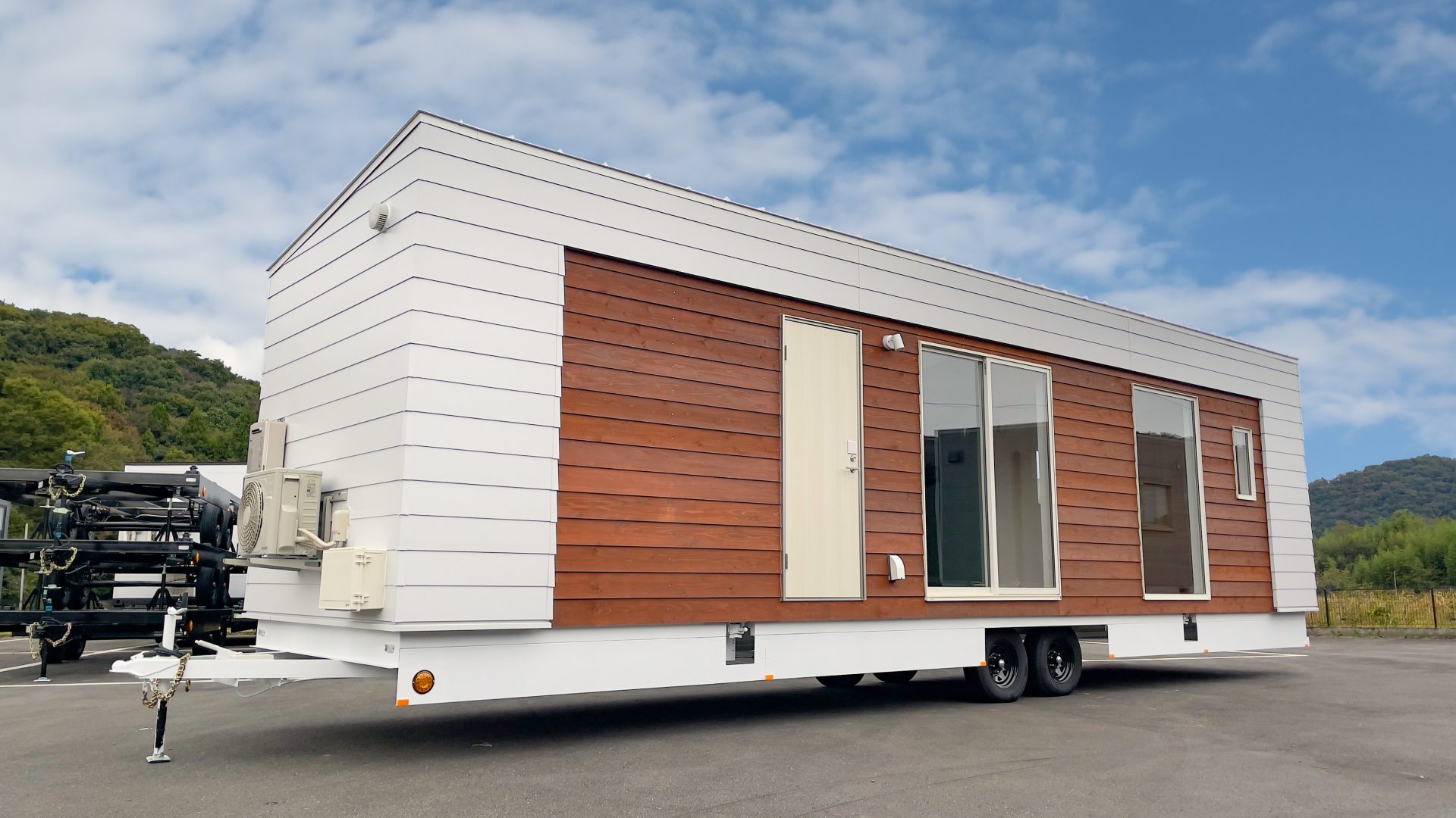 トレーラーハウス 01_freelay_glamping_RGB-2.jpg